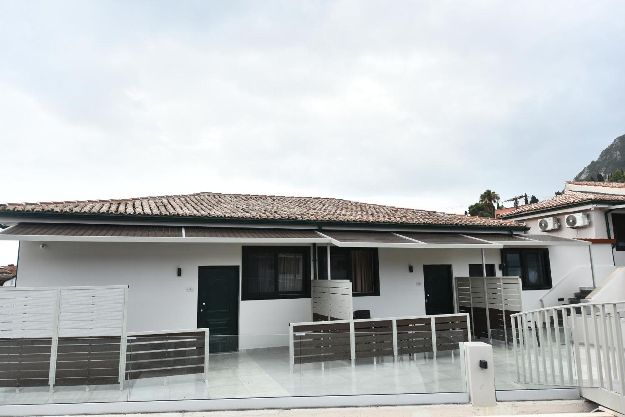 Corfu Gold Luxury Suites Benitses  Exterior foto